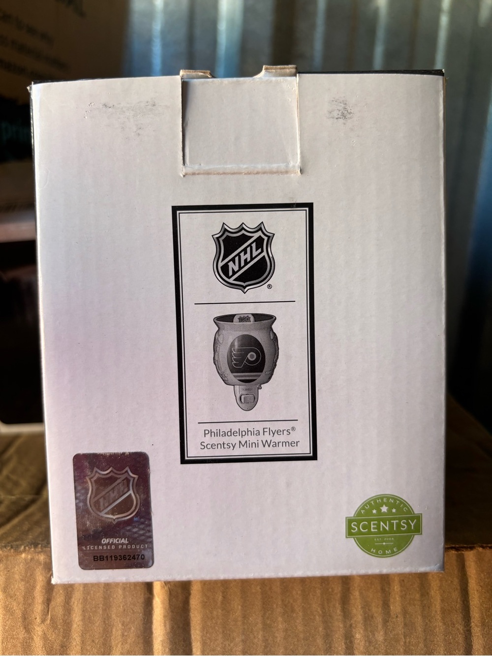 Scentsy Mini Warmer with Philadelphia Flyers Logo - White
